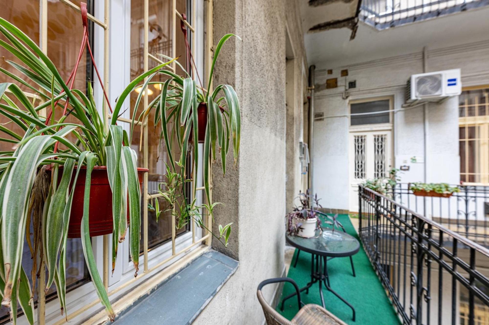A Quiet Studio In The Heart Of The City Budapest Eksteriør billede